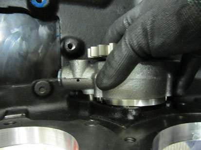 _Graphics/Web/TRSM0970_Oil Pump Installation 4.jpg